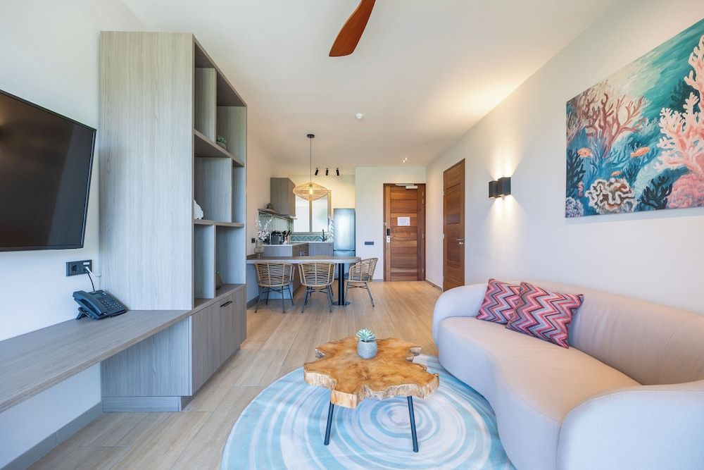 Dolphin Suites & Wellness Curacao Deluxe Suite Preferred View 2