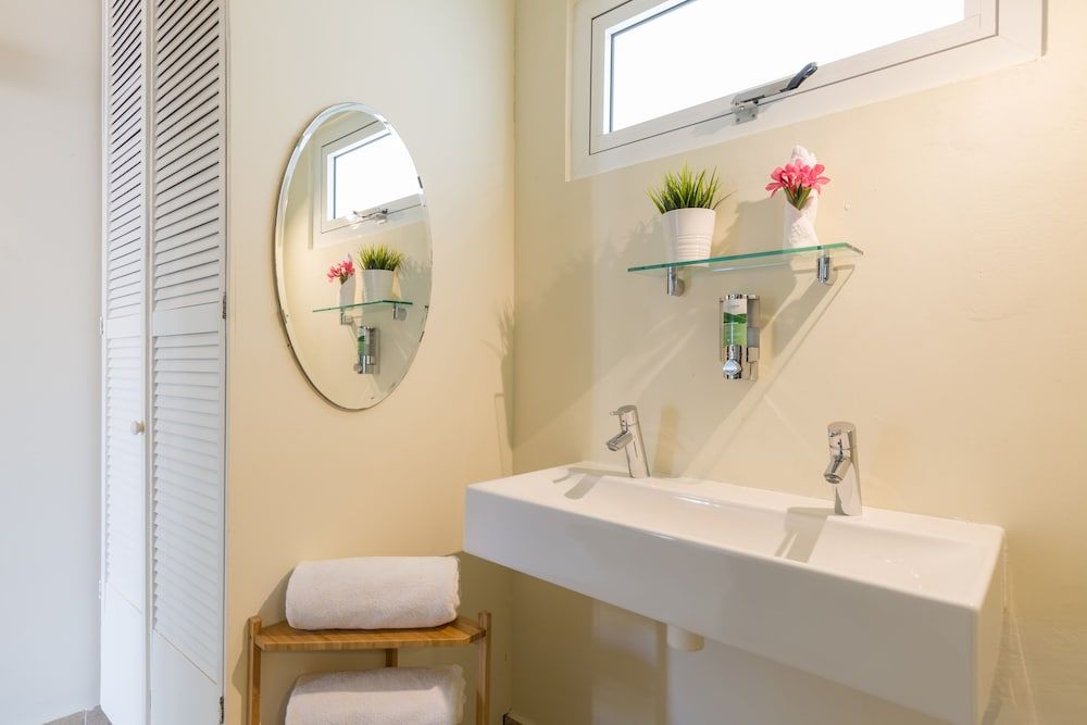 Dolphin Suites & Wellness Curacao Dolphin Room 4