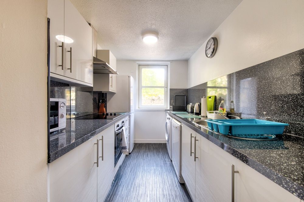 undefined Grassmarket Apartment with Castle View 9