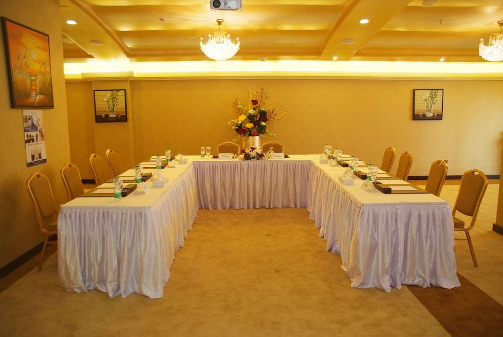 undefined Garden Hotel Muscat 5