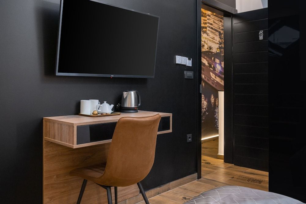 undefined Top Rooms 7