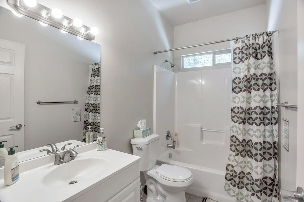 Spacious & New Guesthouse in Orem - Provo Comfort Room, 1 Queen Bed, Non Smoking 5