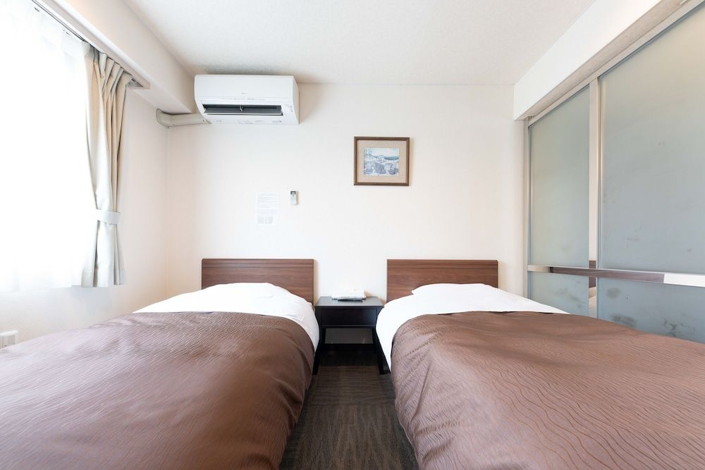 Twin Room (Smoking)