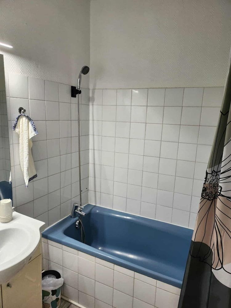 Ariane Hôtel Family Quadruple Room, Private Bathroom 7