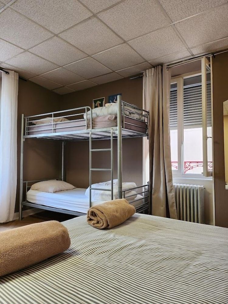 Ariane Hôtel Family Quadruple Room, Private Bathroom 4