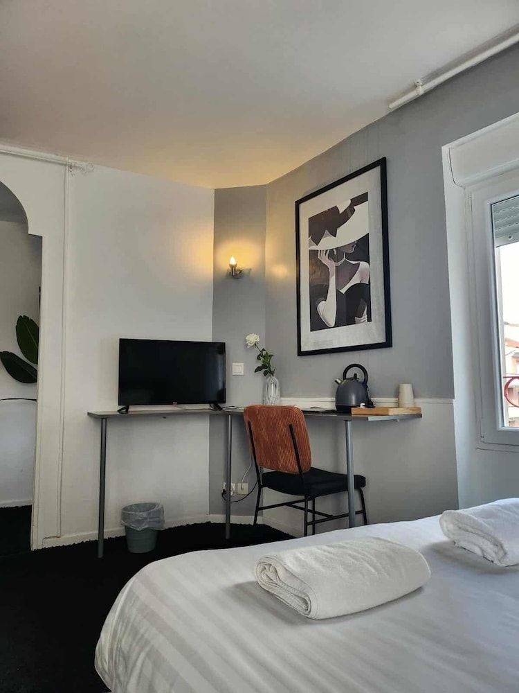 Ariane Hôtel Deluxe Double Room, Ensuite, City View 4