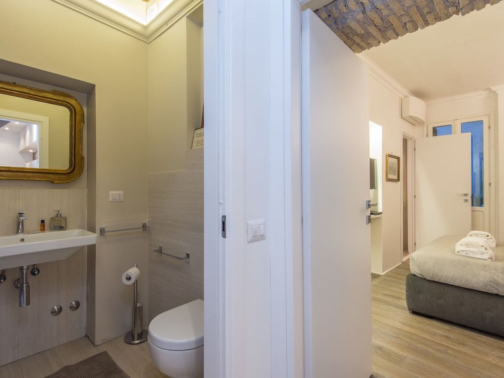 undefined RSH Luxury One Bedroom Fori Imperiali 7