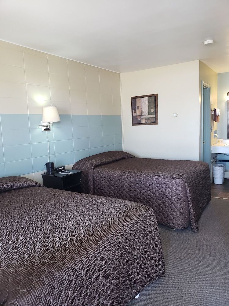 Viking Inn Traditional Room, 2 Double Beds 3