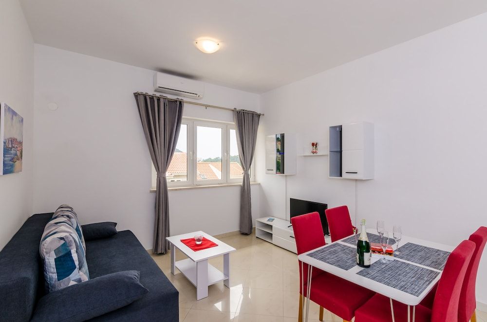 Apartments Maky Apartment (Premium One Bedroom Apartment) 6