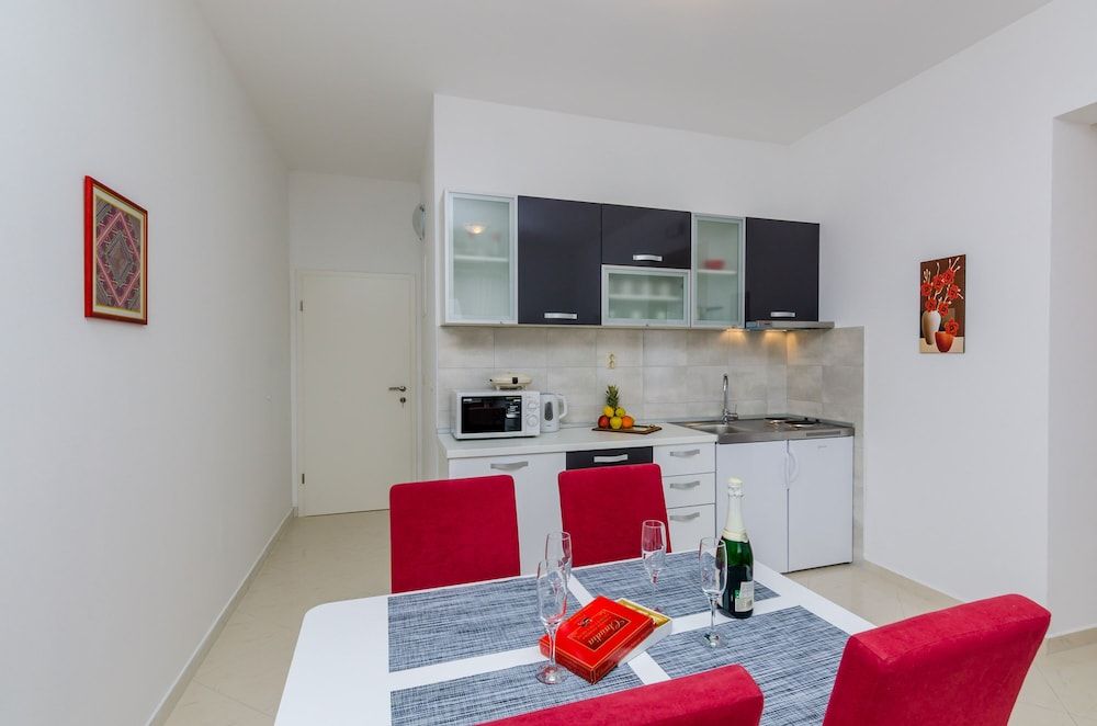 Apartments Maky Apartment (Premium One Bedroom Apartment) 7