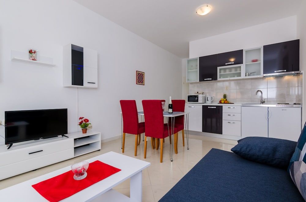 Apartments Maky Apartment (Premium One Bedroom Apartment) 14