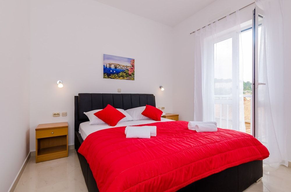 undefined Apartments Maky 3