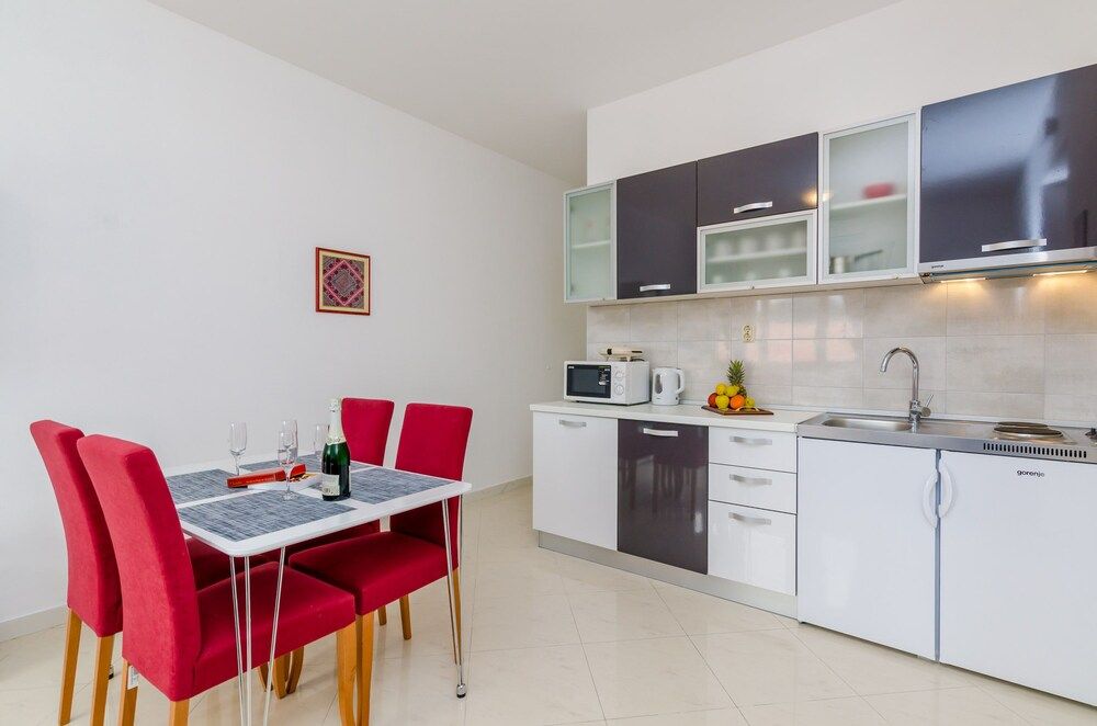 Apartments Maky Apartment (Premium One Bedroom Apartment) 10