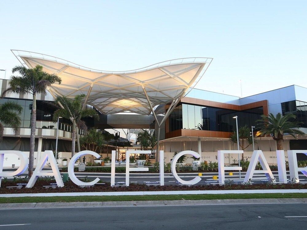 undefined Upmarket Apartment at Beach 4