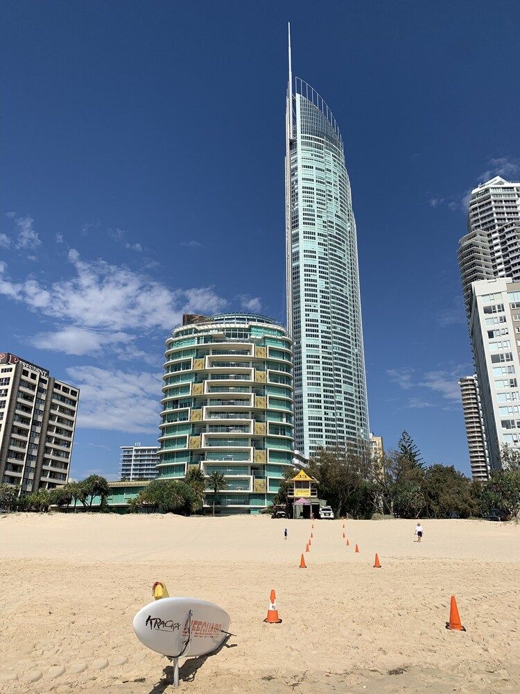 undefined Upmarket Apartment at Beach 2