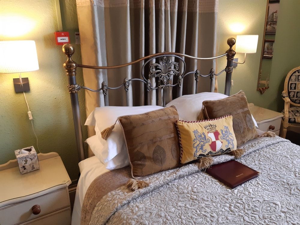 Superior Double Room (with Spa Bath)