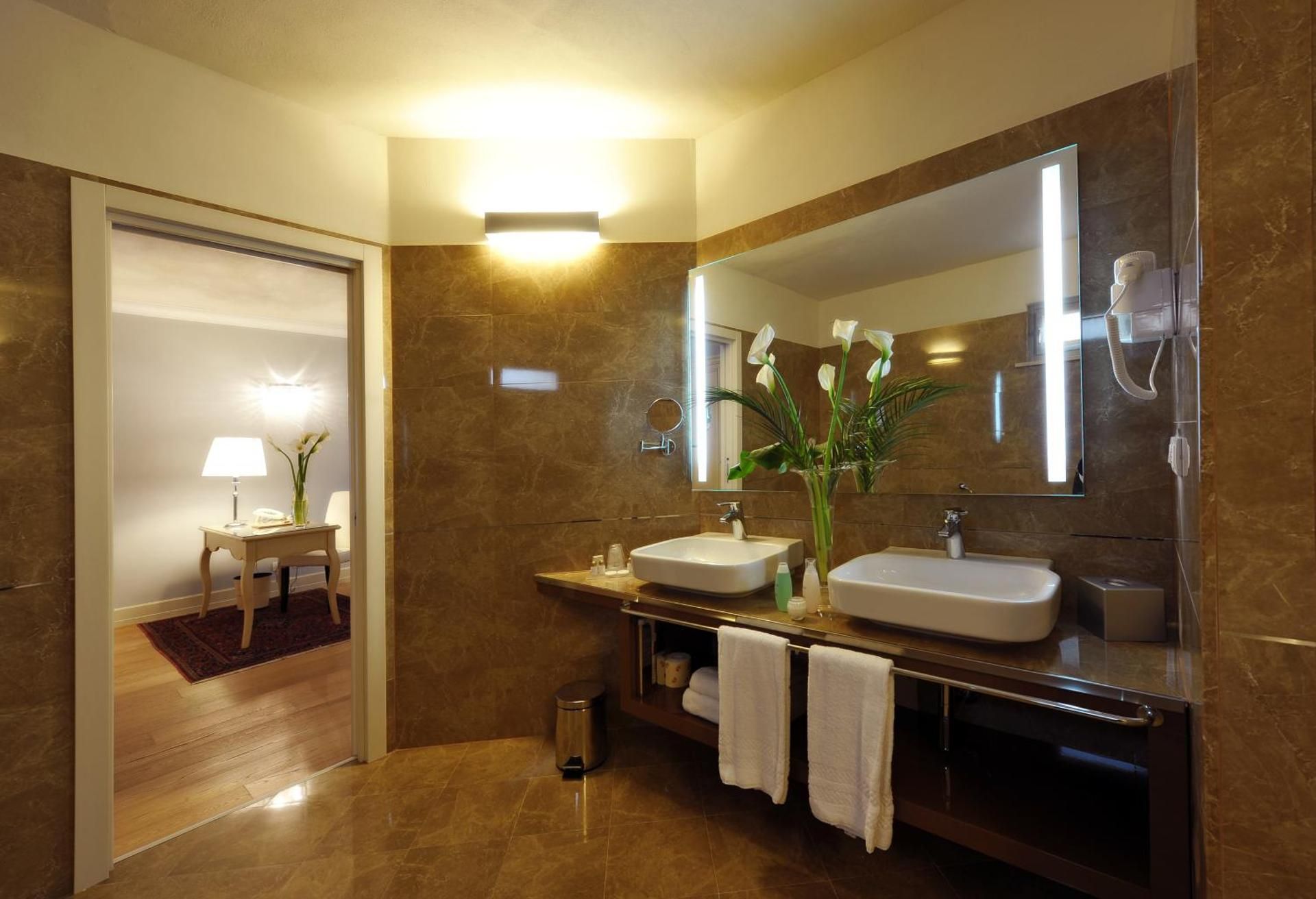Deluxe Junior Suite