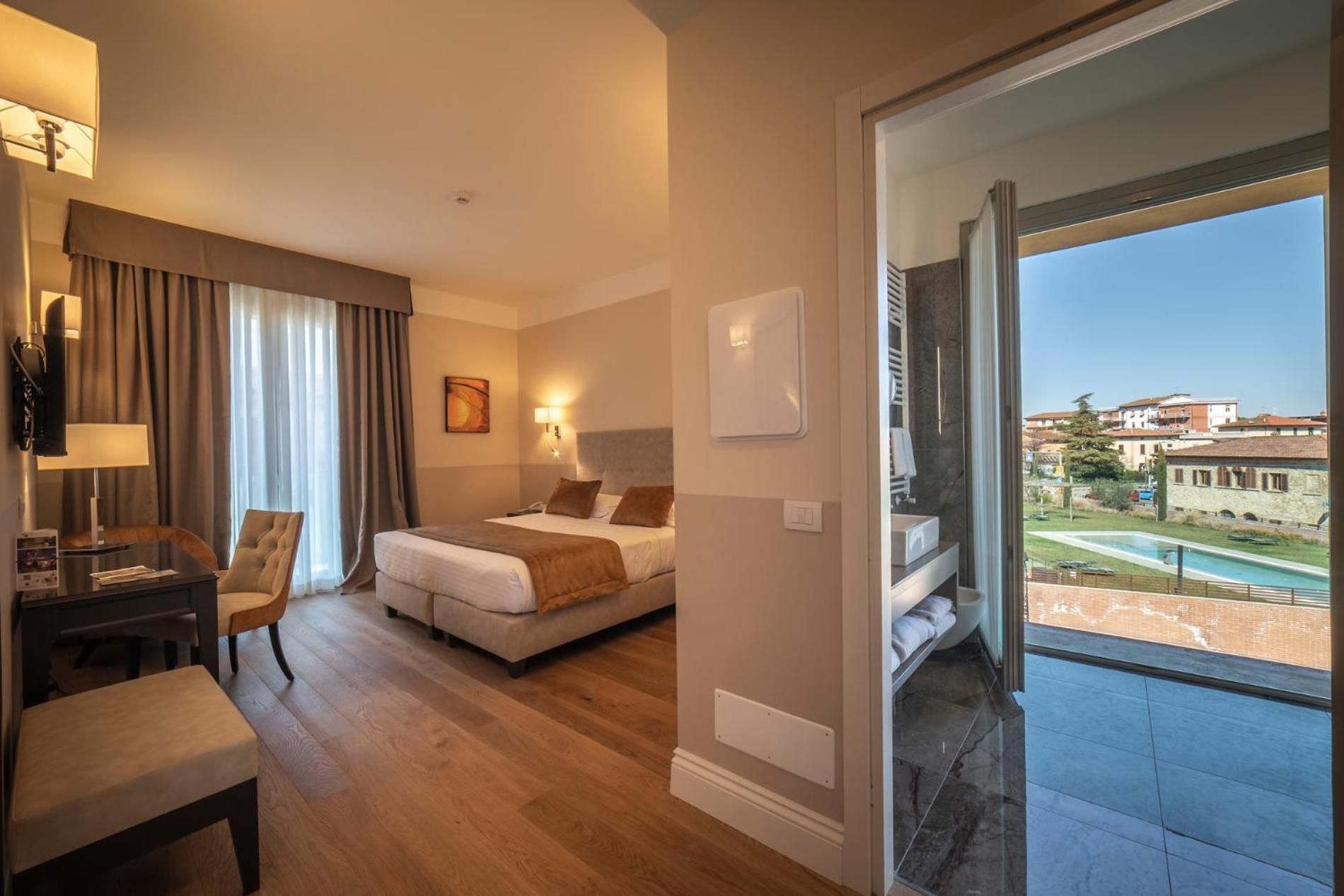 Family Suite (4 Adults + 2 Children)