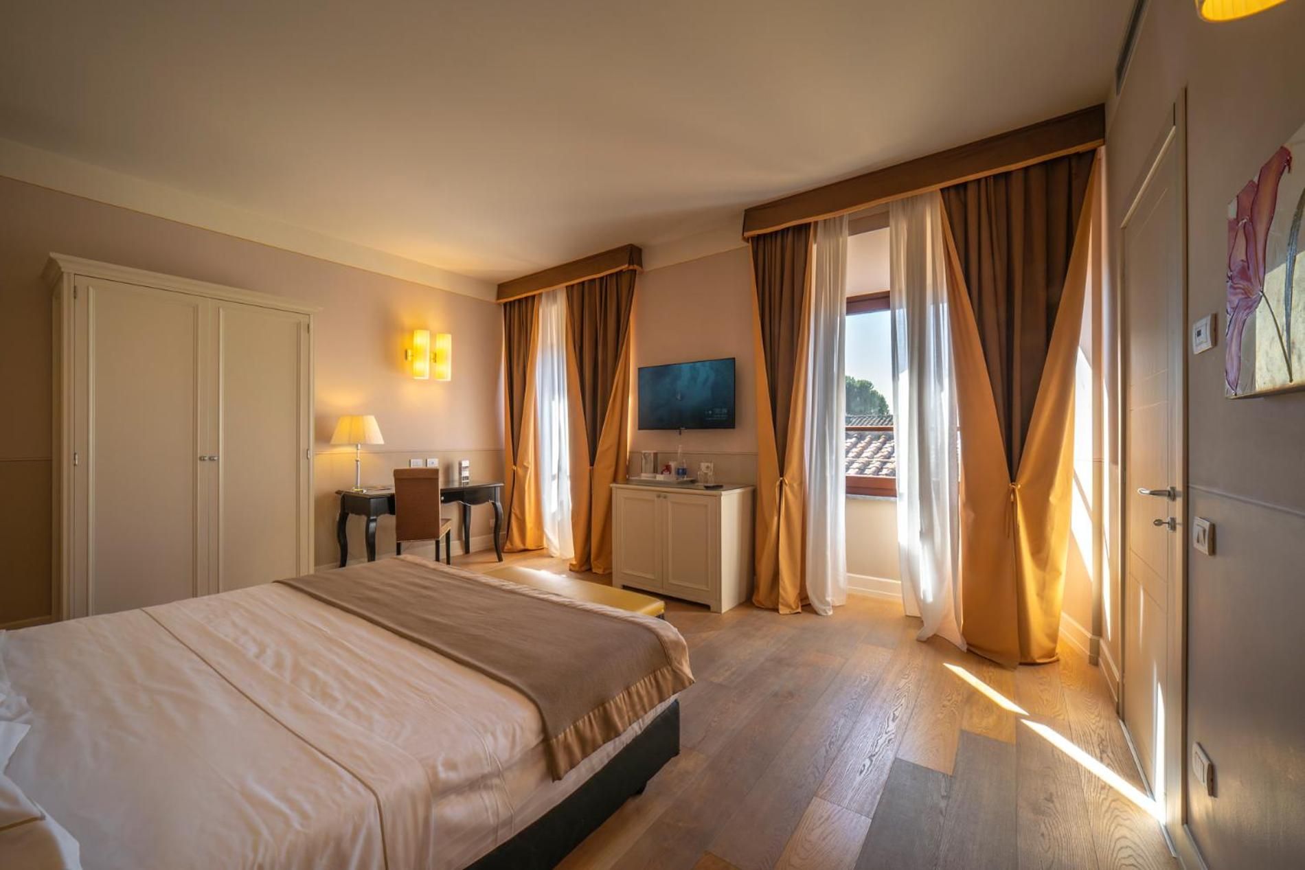 Classic Suite with Spa Access