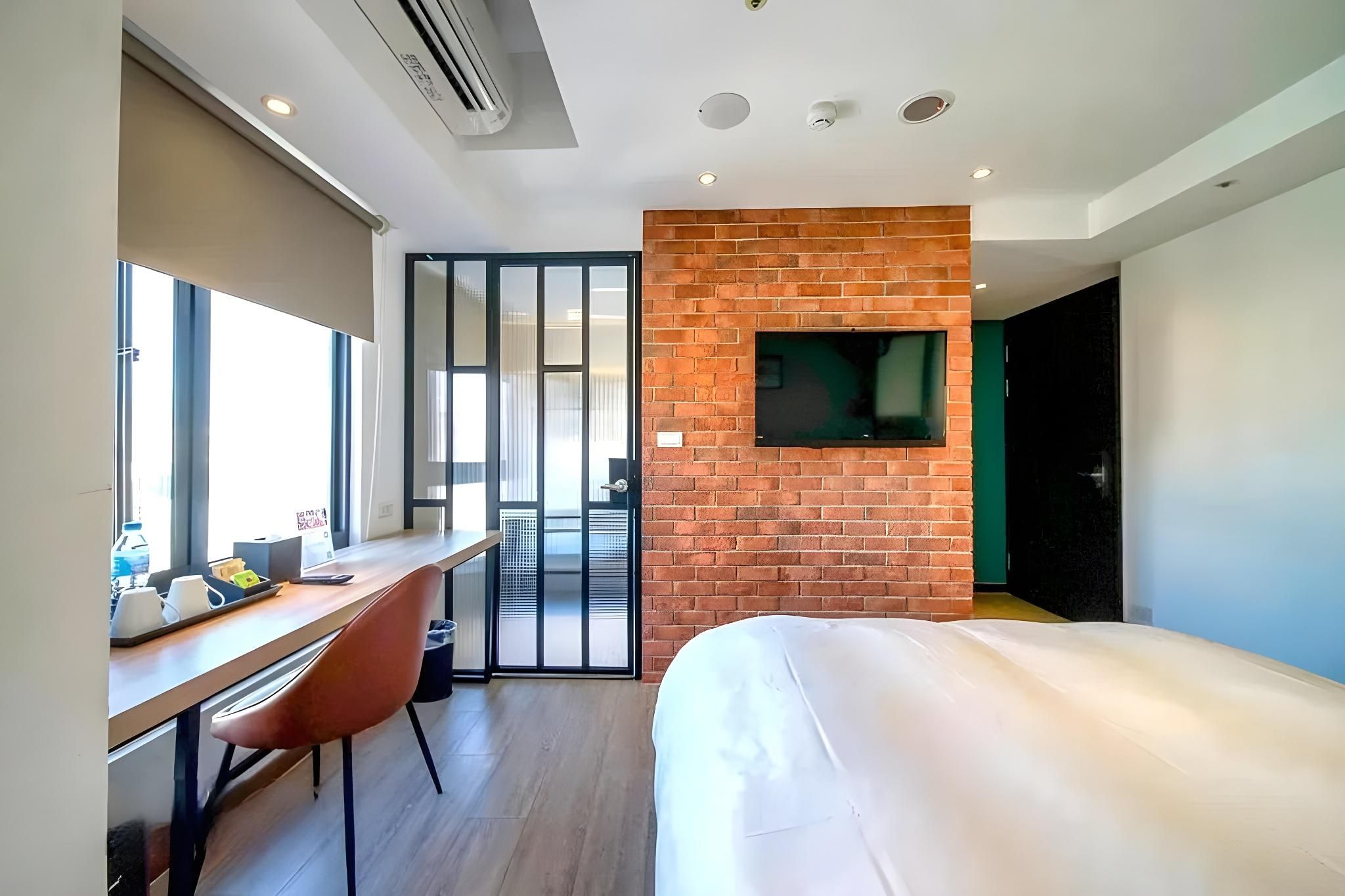 Dayuse Double Room (Dayuse for 2 hours, check-in between 08:00 - 16:00)