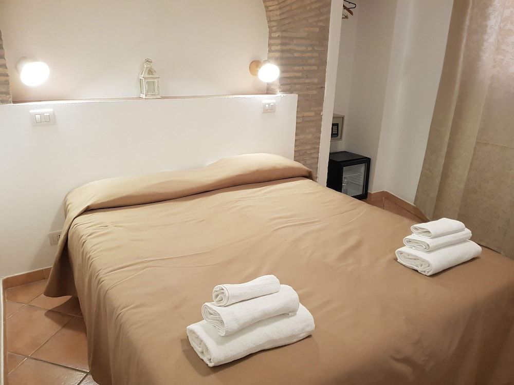 Gulliver's Lodge Double Room 12