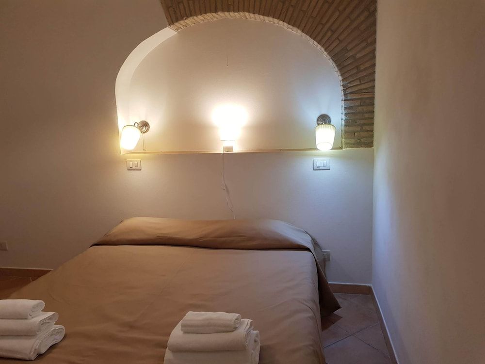 Gulliver's Lodge Double Room 8