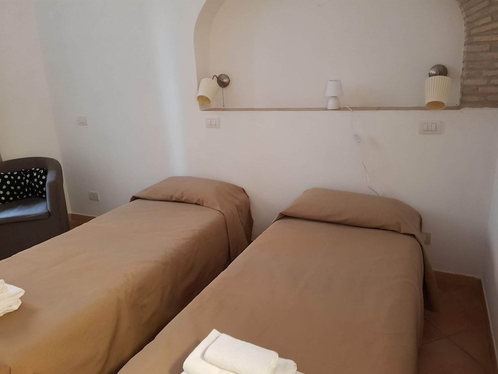 Gulliver's Lodge Double Room 3