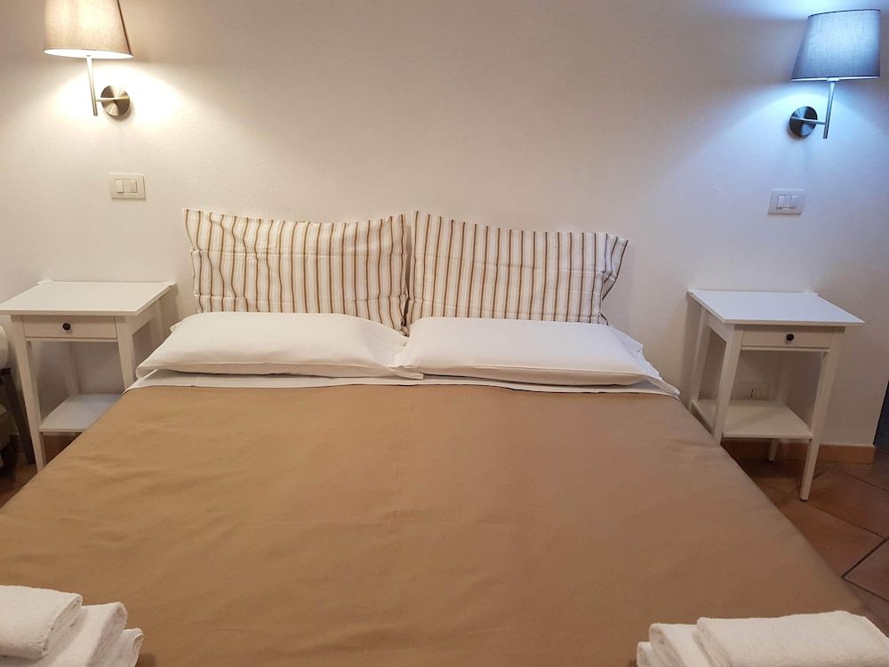 undefined Gulliver's Lodge 8