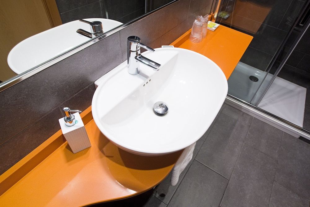 Casual Arriaga Bilbao Double Room 8