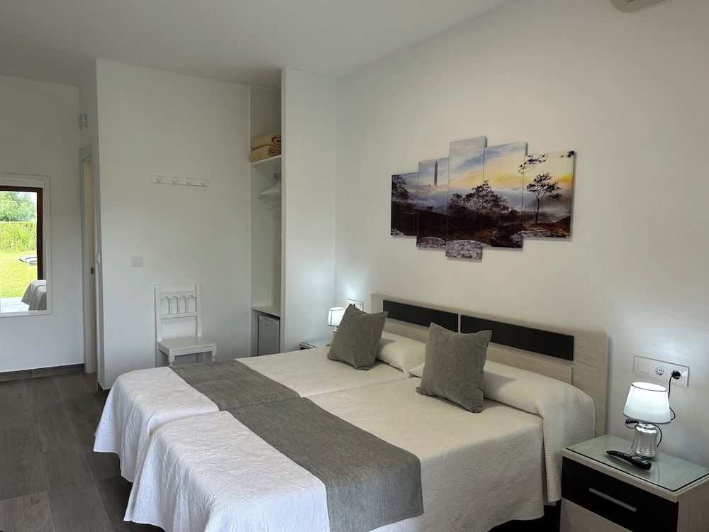 Hostal El Levante Superior Double Room, Terrace, Garden View