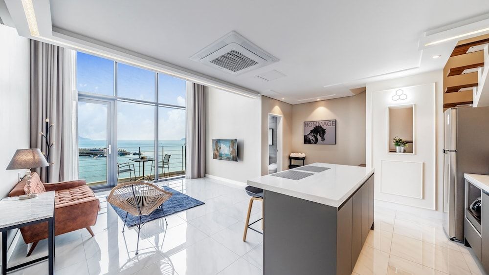 Namhae Lounge 32 Resort A