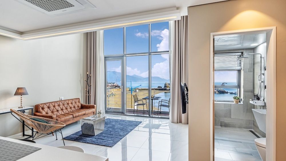 Namhae Lounge 32 Resort A Room (A_201) 5