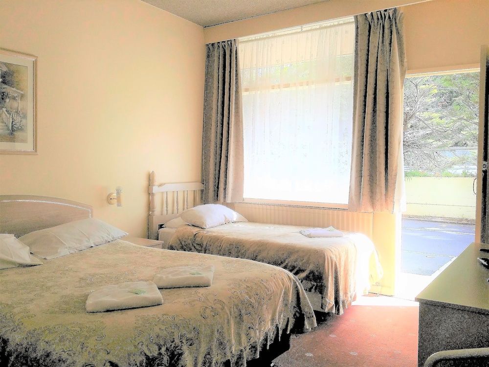 Motel Ensuite 1 Queen and 1 Single