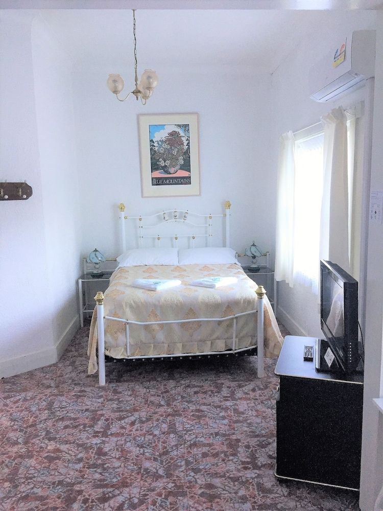 Guesthouse Ensuite 1 Double and 1 Single
