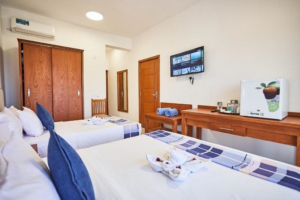 Deluxe Triple Room, Pool View