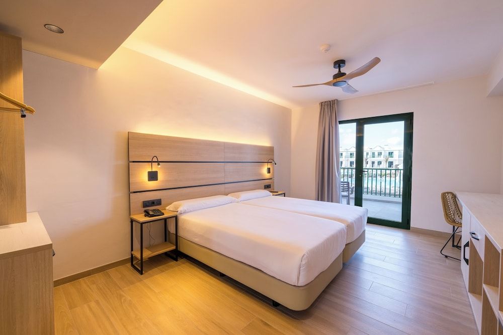 Studio Suite, Pool View (2 adults and 1 child)