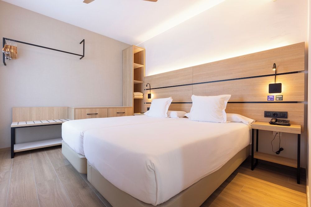 Triple Room (Swim up)