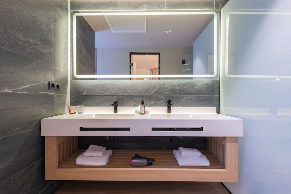 Superior Studio Suite, Private Pool (2 adults and 2 children)