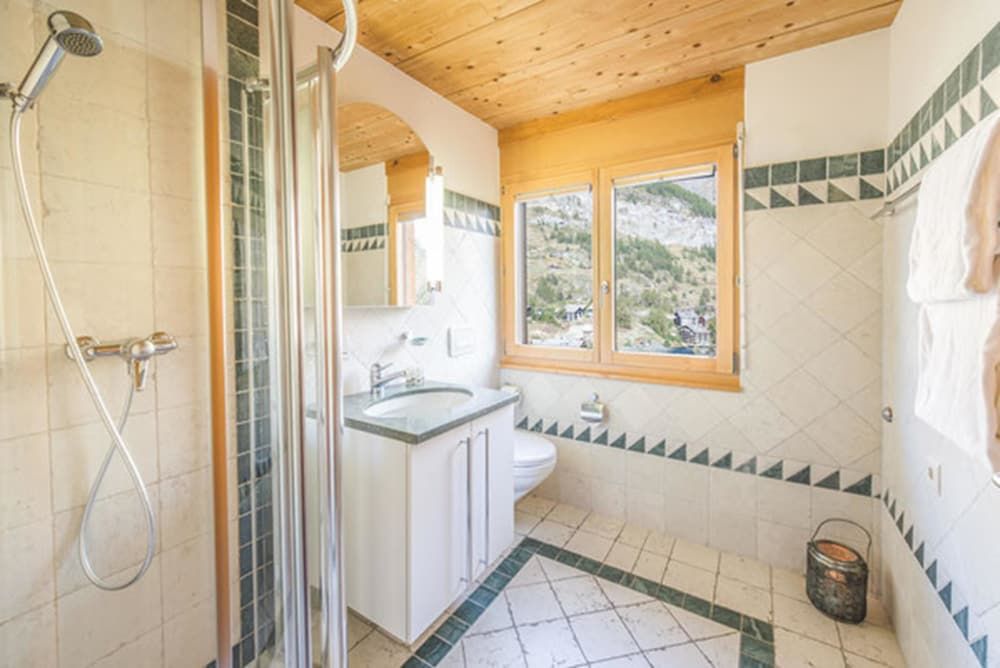 Chalet Alpharmonie Duplex - Matterhorn View plus CHF 200 cleaning fee on top of the rate 6