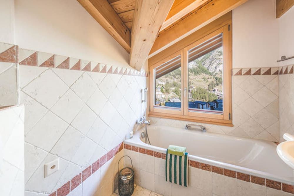 Chalet Alpharmonie Duplex - Matterhorn View plus CHF 200 cleaning fee on top of the rate 7