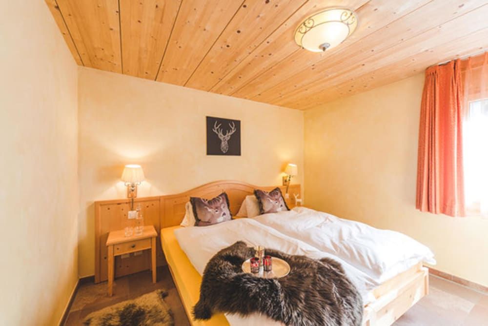 Chalet Alpharmonie Duplex - Matterhorn View plus CHF 200 cleaning fee on top of the rate 4