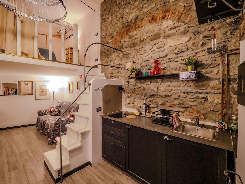 Petrella's Point Studio with AC Studio 8