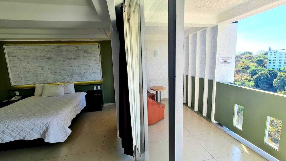 Hotel Borda Cuernavaca Comfort Room, 1 Queen Bed, Valley View (Pet friendly)