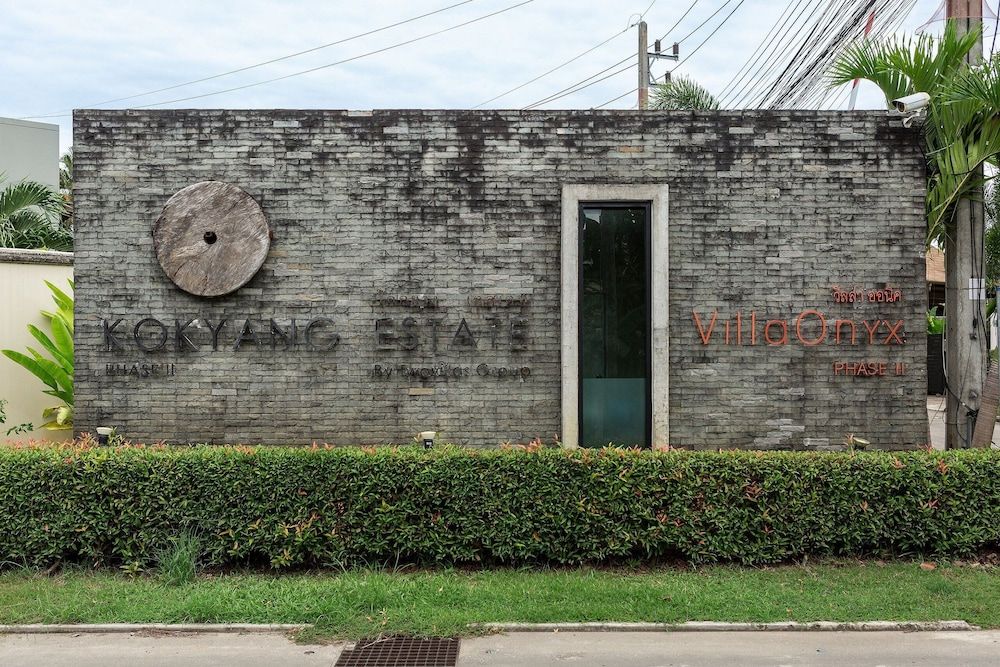 undefined Villa Buton 2