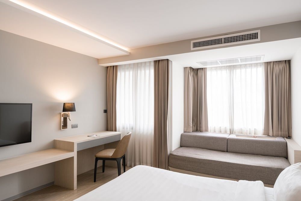 Samyan Serene Hotel Deluxe Room (Twin Bed) 3