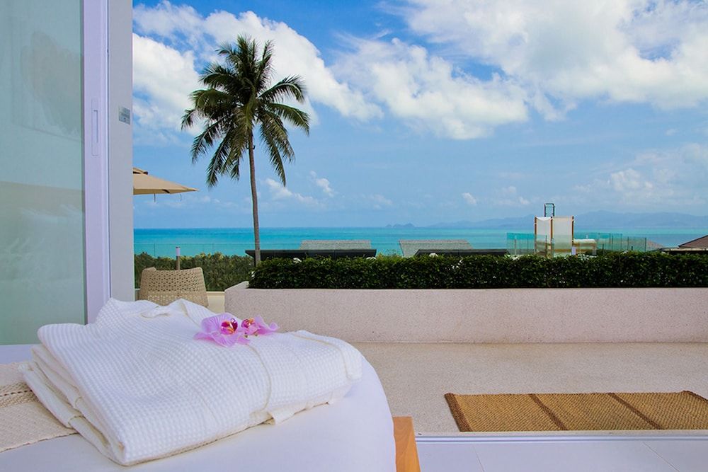 Code Samui Hotel One Bedroom Terrace with Seaview 2