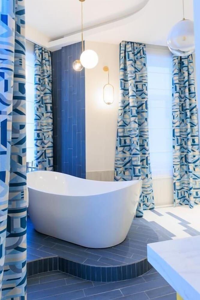 Vilacrosse Boutique Inn Luxury Double Room, 1 King Bed 2