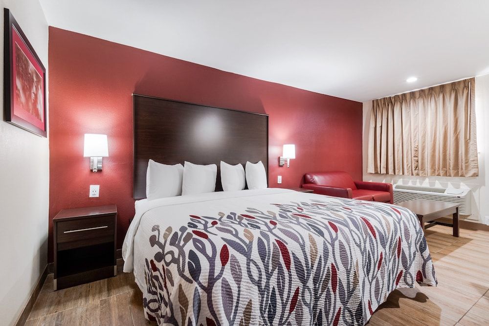Deluxe Room, 1 King Bed, Smoking