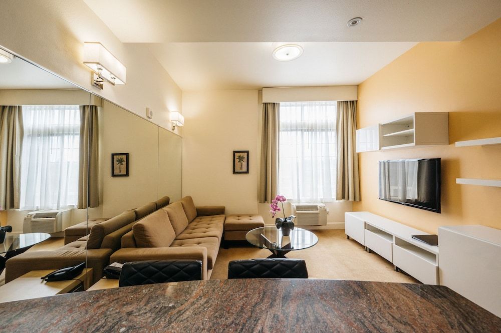 Studios Inn Executive Suite 6