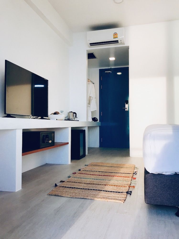 Blue Tao Beach Hotel Beach Front Superior King Room 16